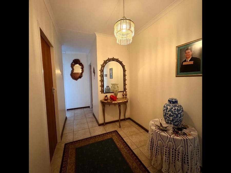 5 Bedroom Property for Sale in Flimieda North West